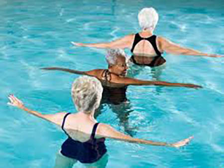Angri. Il Comune organizza un corso di nuoto per anziani dai 60 agli 80 anni